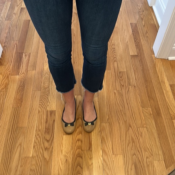 Tory Burch sz 9
Eddie Logo Bow Two-Tone Ballerina Flat, Clay Beige/Black - Picture 8 of 9